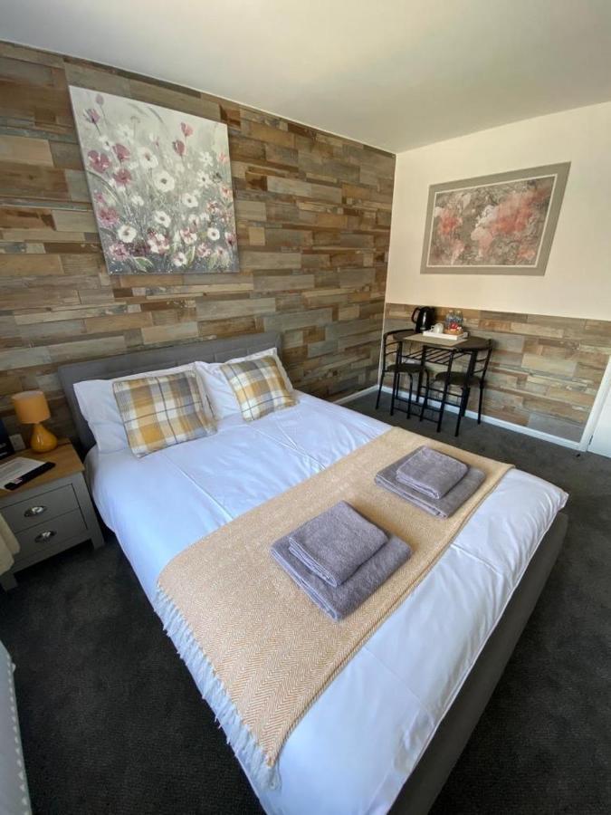 Gatwick Deluxe En-Suite Rooms Horley Exterior foto